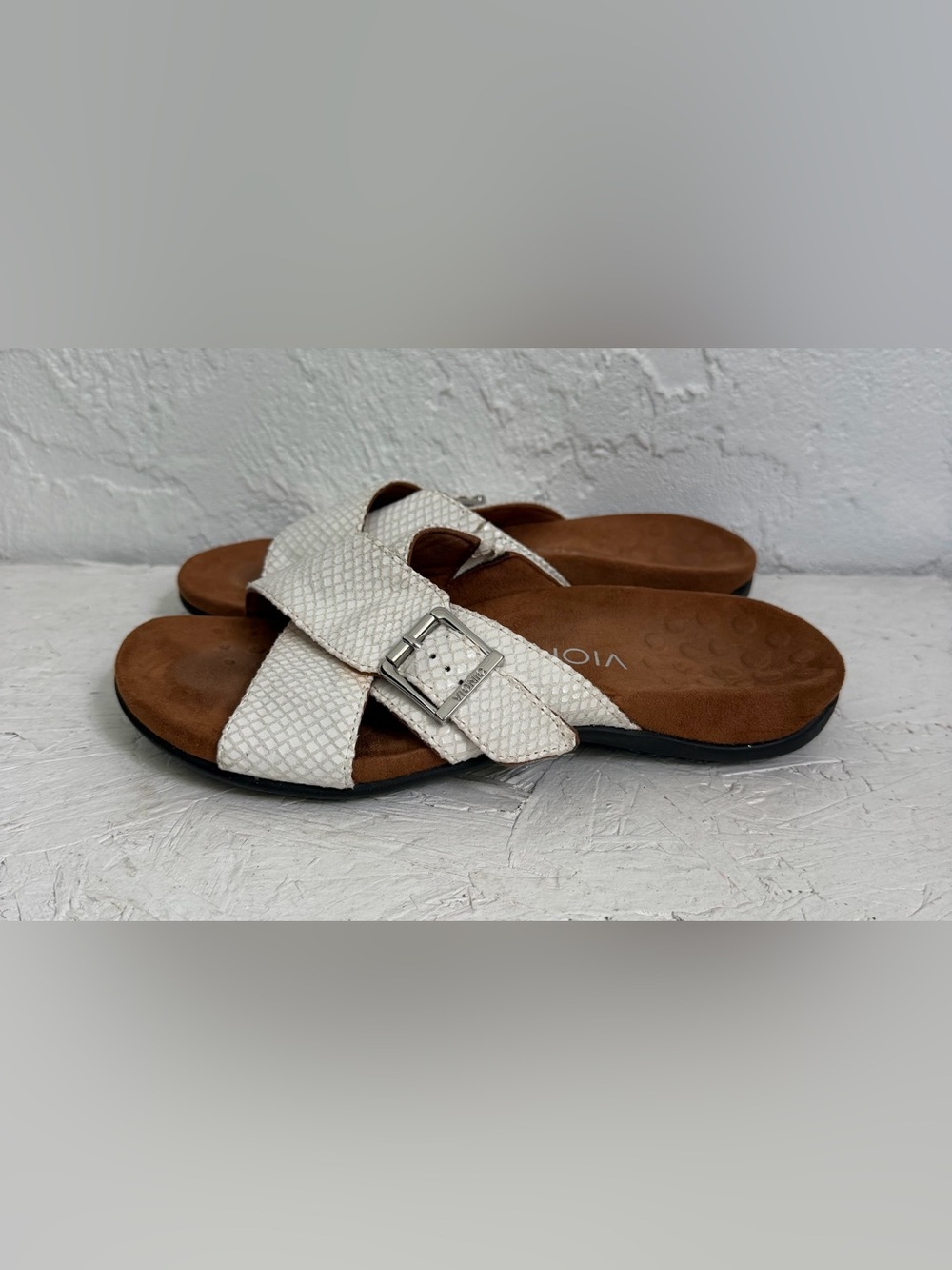 Vionic Dorie Women’s Sz 6 White Snakeskin Leather Crisscross Rest Slide Sandals